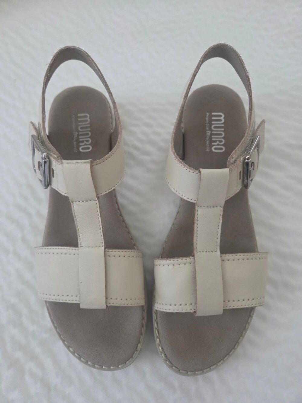 Munro "Marley" Sandals 8N - Off-White  Retails $200
